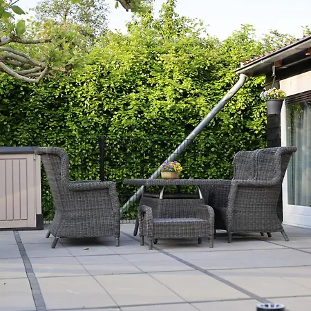 לינה וארוחת בוקר De Seuterhoeve 3*